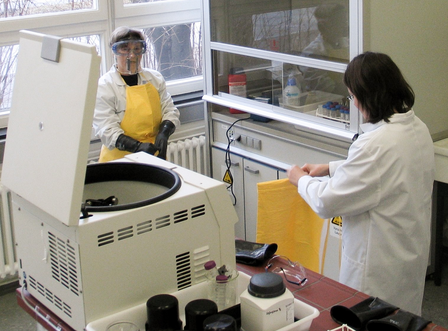 A-III-pollenlab Preparation for the chemical treatment of pollen samples | Photo: Topoi
