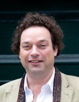 Dr. Stefan Weber