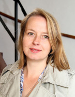 Dr. Anita Traninger