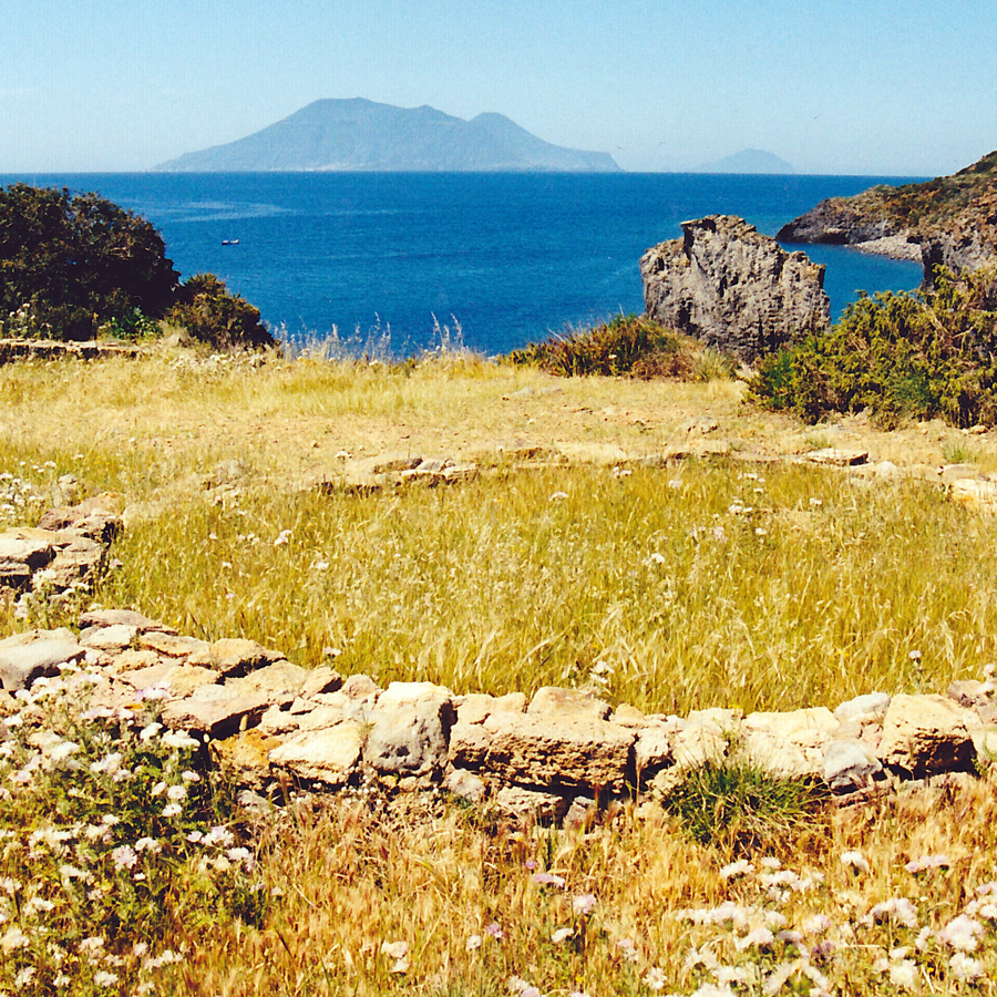 Middle Bronze Age site of Punta Milazzes on Panarea| © Helen Dawson Middle Bronze Age site of Punta Milazzes on Panarea| © Helen Dawson